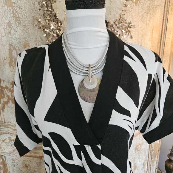 Rachel Zoe Black and White Abstract Midi Dress - Picture 4 of 11